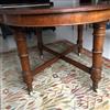 Elegante mahoniehouten ovale tafel op wieltjes