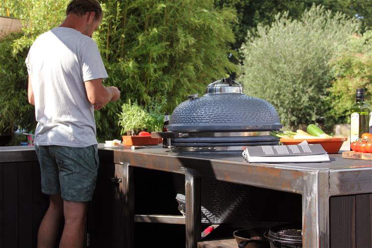 Grote foto buitenkeuken bar werkbank op maat staal hout diversen overige