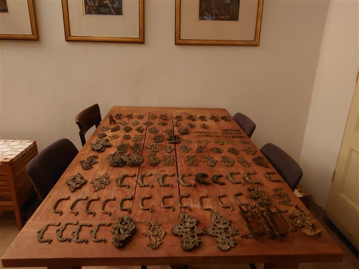 Grote foto 18 19de eeuwse ornamenten en meubelbeslag. antiek en kunst overige in antiek gebruiksvoorwerpen