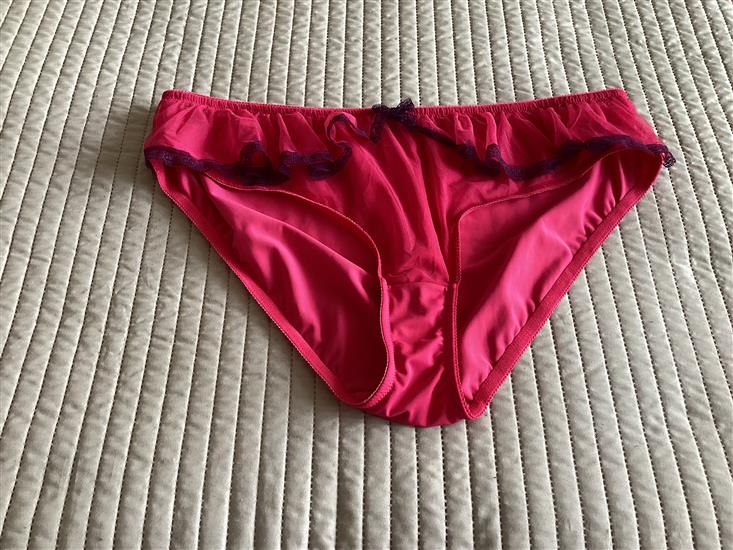 Grote foto gedragen roze lingerie setje 95 e broekje 46 48 erotiek kleding