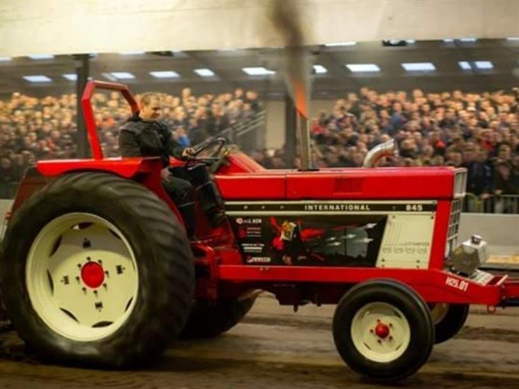 Grote foto international 845 tractorpulling trekkertrek diversen overige diversen