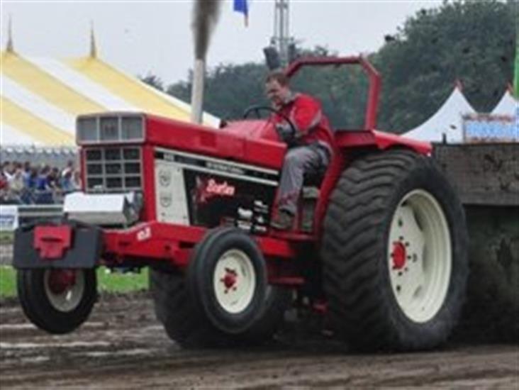 Grote foto international 845 tractorpulling trekkertrek diversen overige diversen