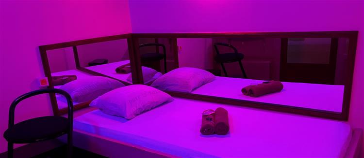 Grote foto rent your place for sex work with us erotiek erotisch personeel
