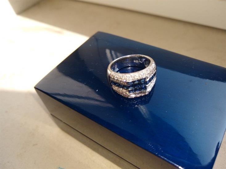 Grote foto witgouden ring ingelegd met diamanten en saffieren diversen overige diversen